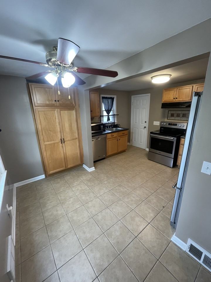 165 Boncroft Dr - Photo 2 of 11