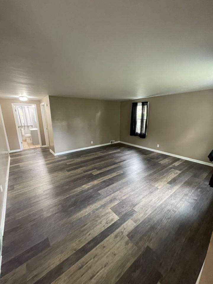 165 Boncroft Dr - Photo 3 of 11