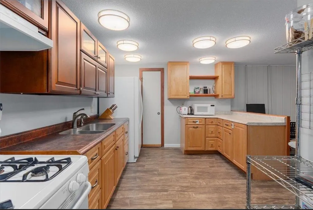 600 Koehler Road - Photo 5 of 19