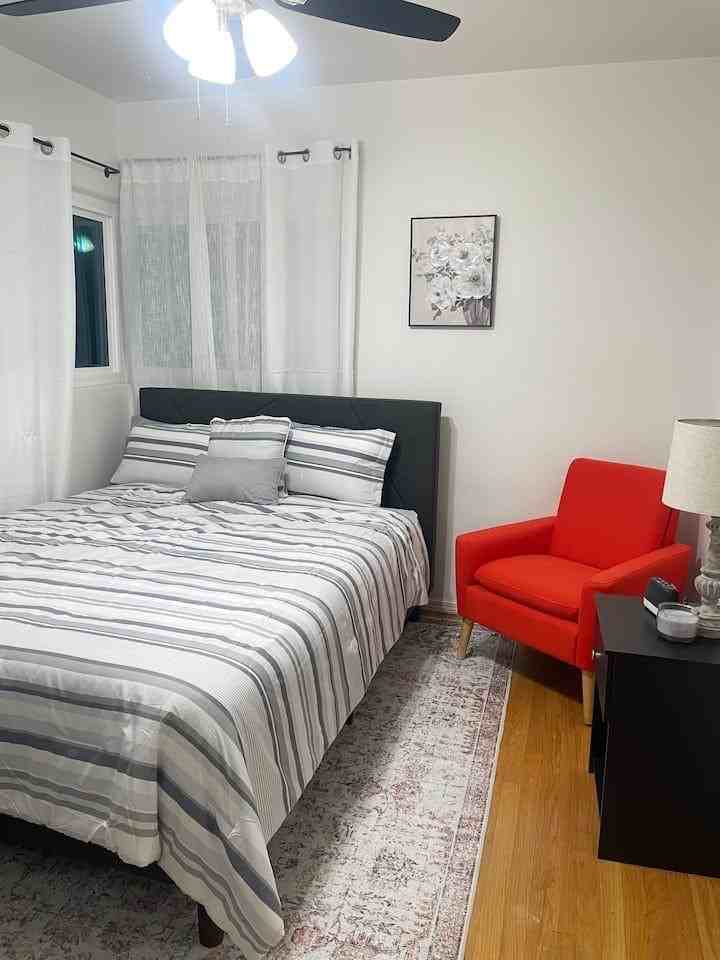 2804 Truman Street Northeast #MAIN - Photo 2 of 23