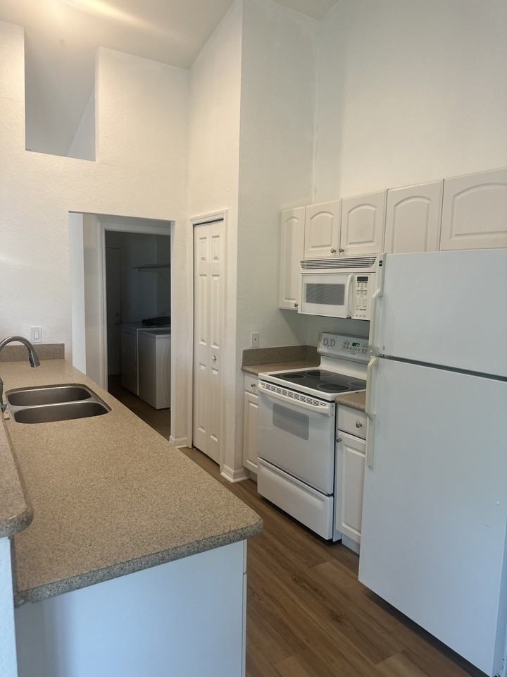 12516 Willmington Blvd #NA - Photo 3 of 9