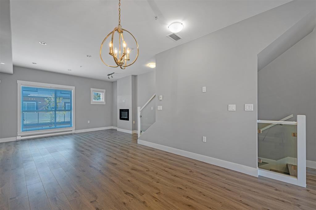 240 Jardine Street #22 - Photo 4 of 12