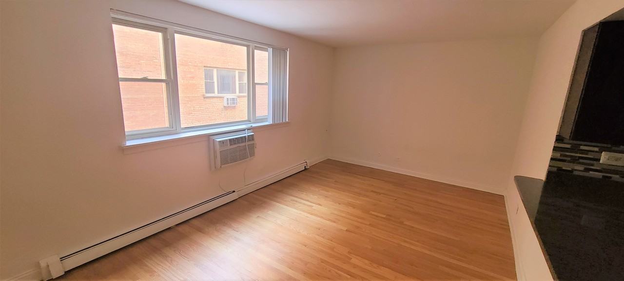 W Grace St & N Pine Grove Ave #304 - Photo 3 of 9