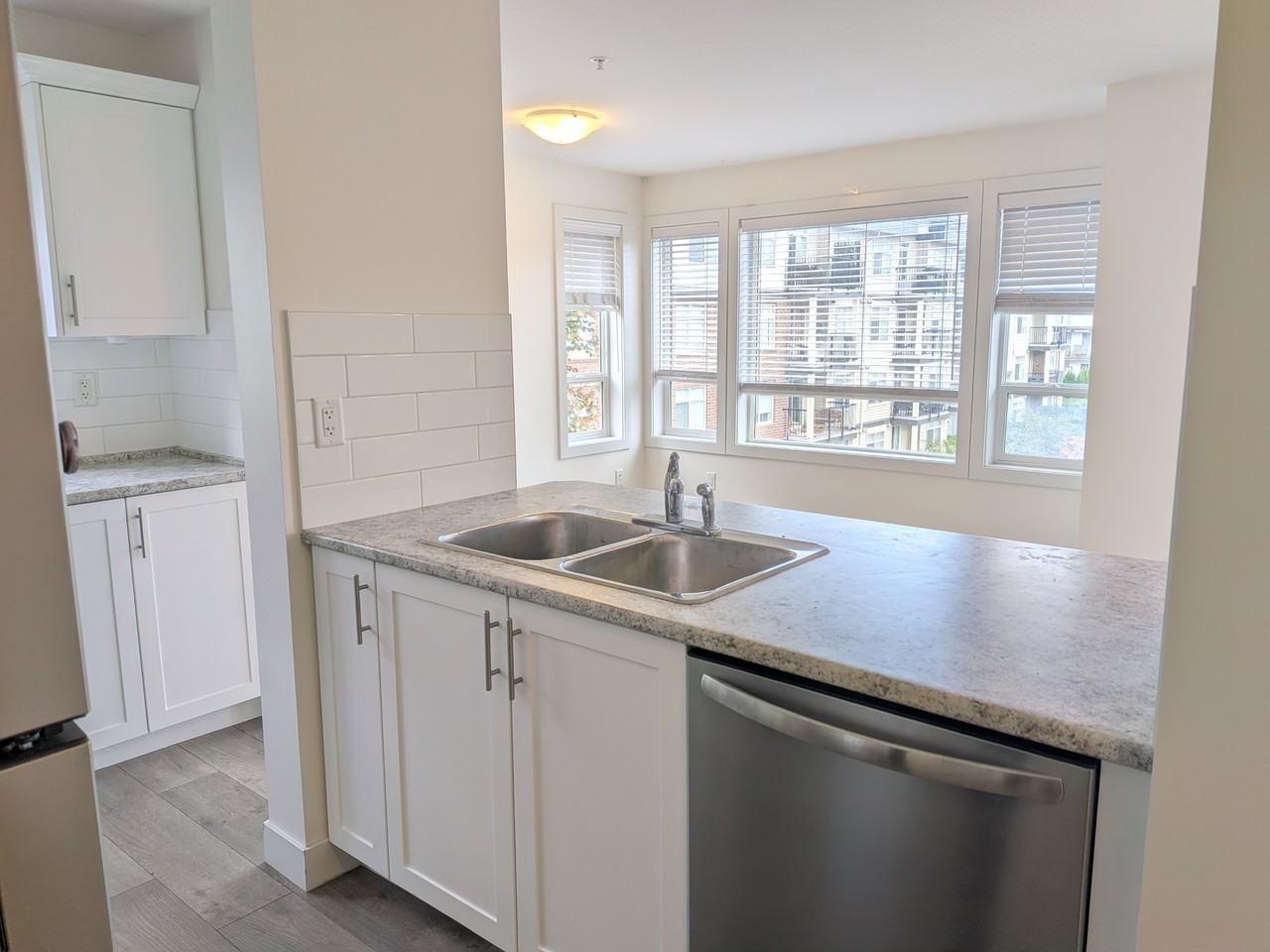 9422 Victor St #316 - Photo 3 of 13