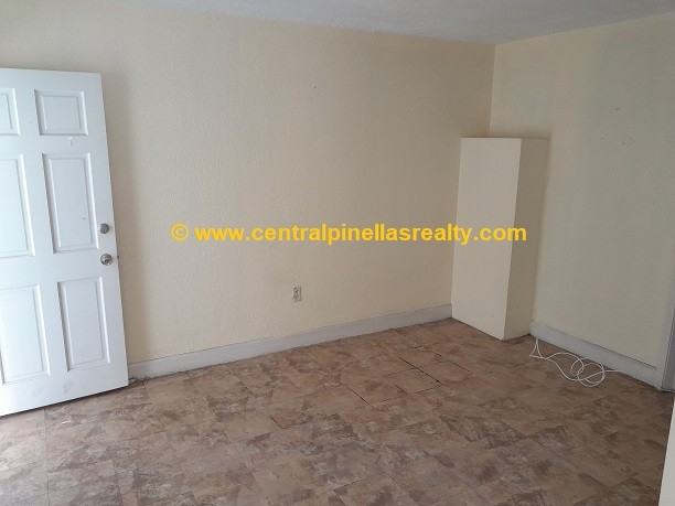1046 S Fort Harrison Ave #3 - Photo 6 of 16