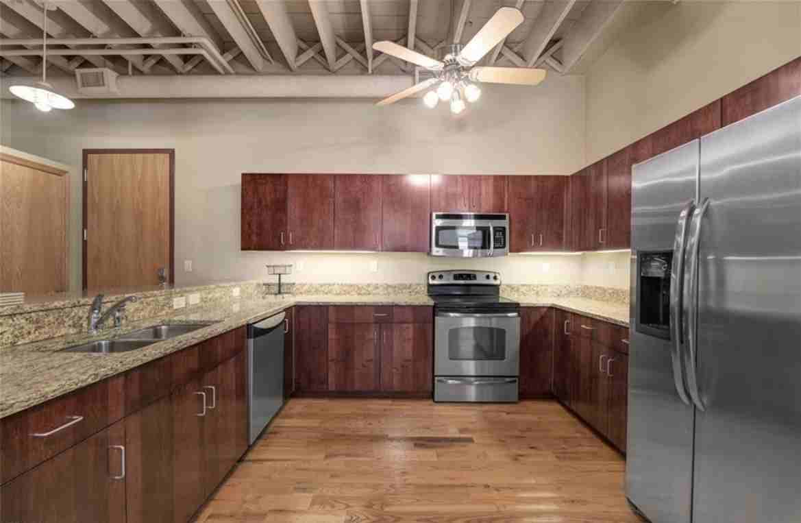 635 W Lakeside Ave #503 - Photo 3 of 28