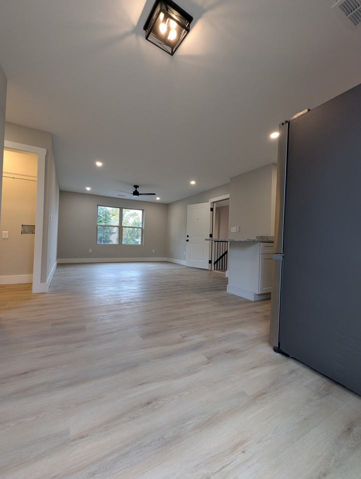 806 Flanders Lane #102 - Photo 7 of 29