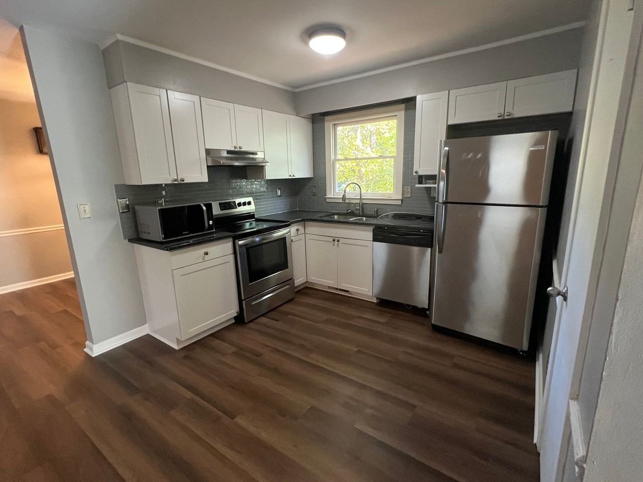 5912 Pine Tree Ct - Photo 3 of 17