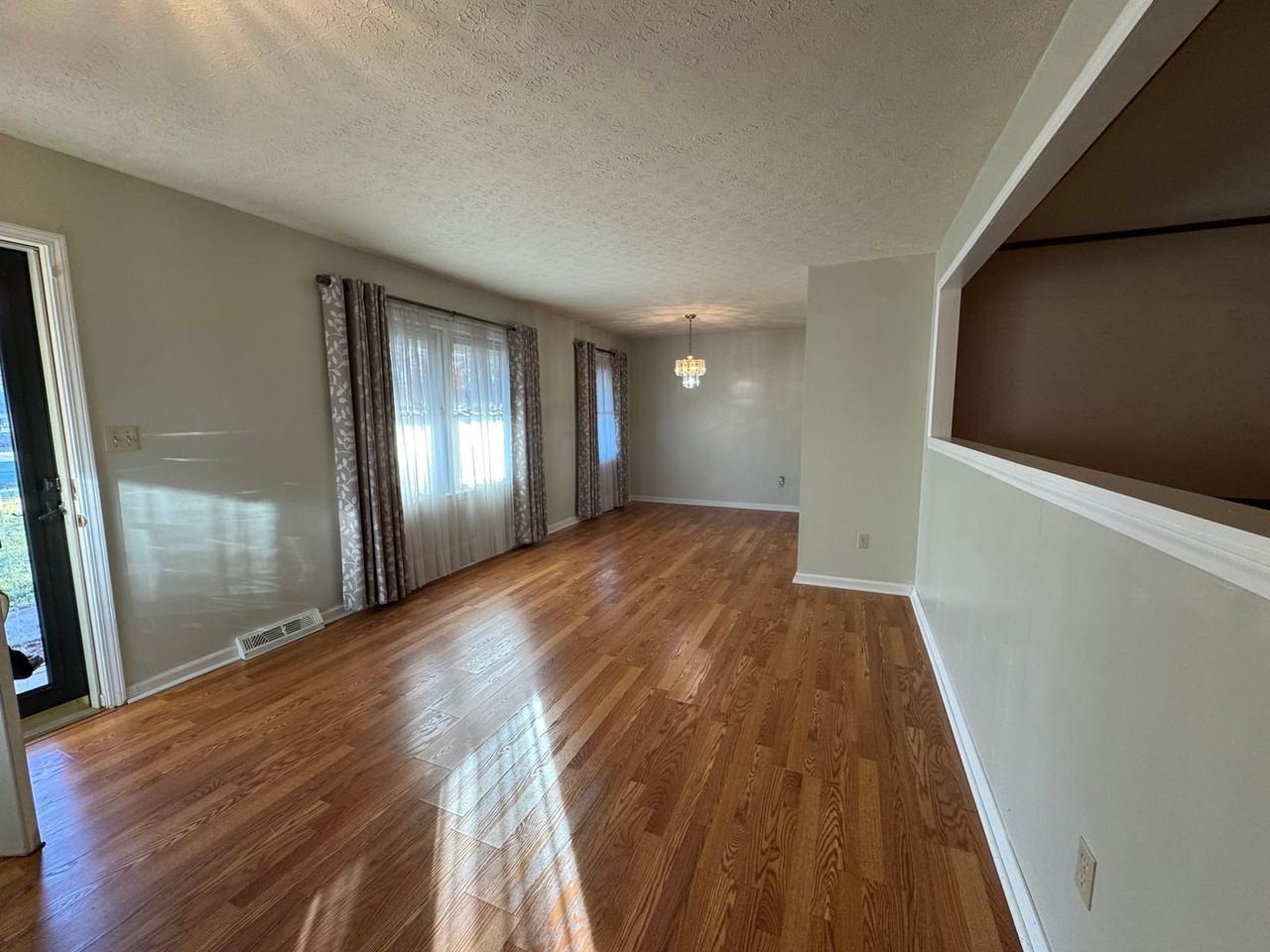 1616 Cave Mill Road - Photo 2 of 21