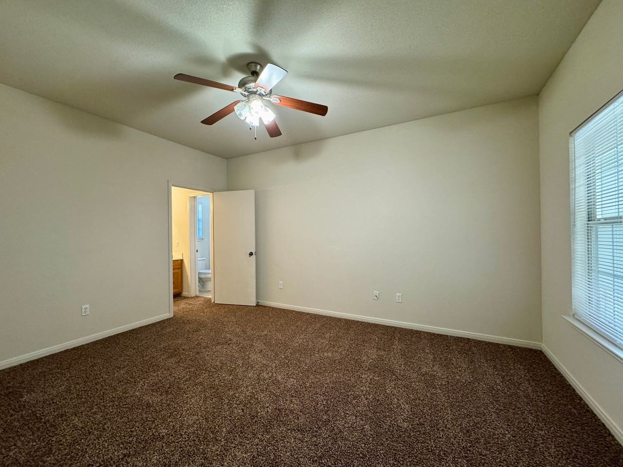 10301A Hyacinth Ln - Photo 7 of 12