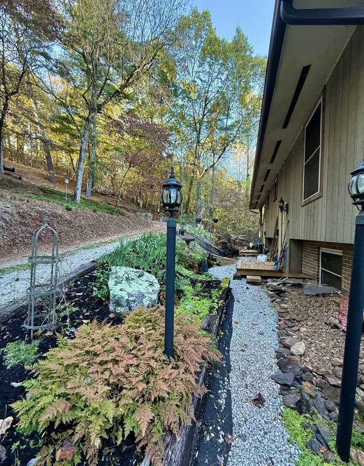 9714 Bowen Trl - Photo 4 of 19