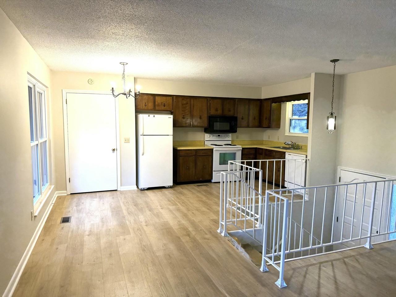 9714 Bowen Trl - Photo 7 of 19