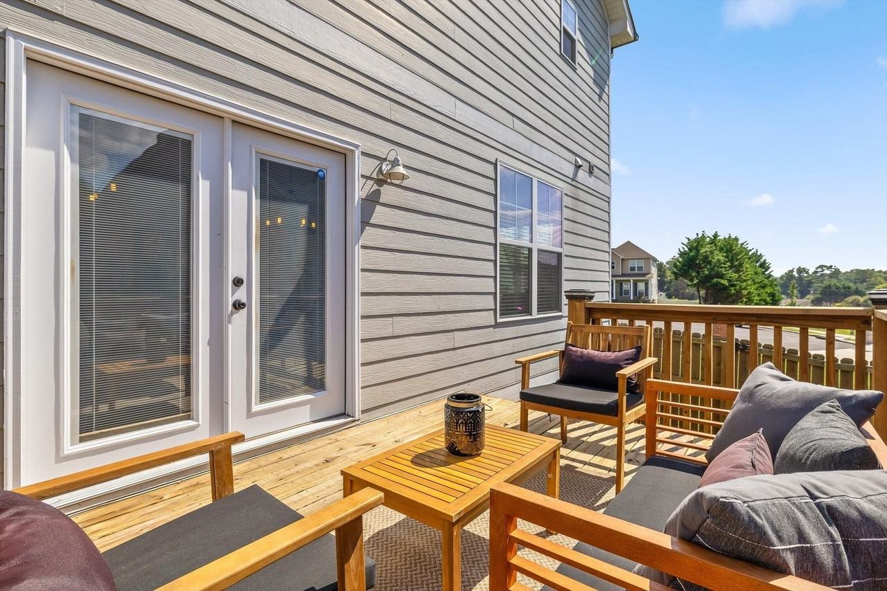 718 Windrush Loop - Photo 5 of 29