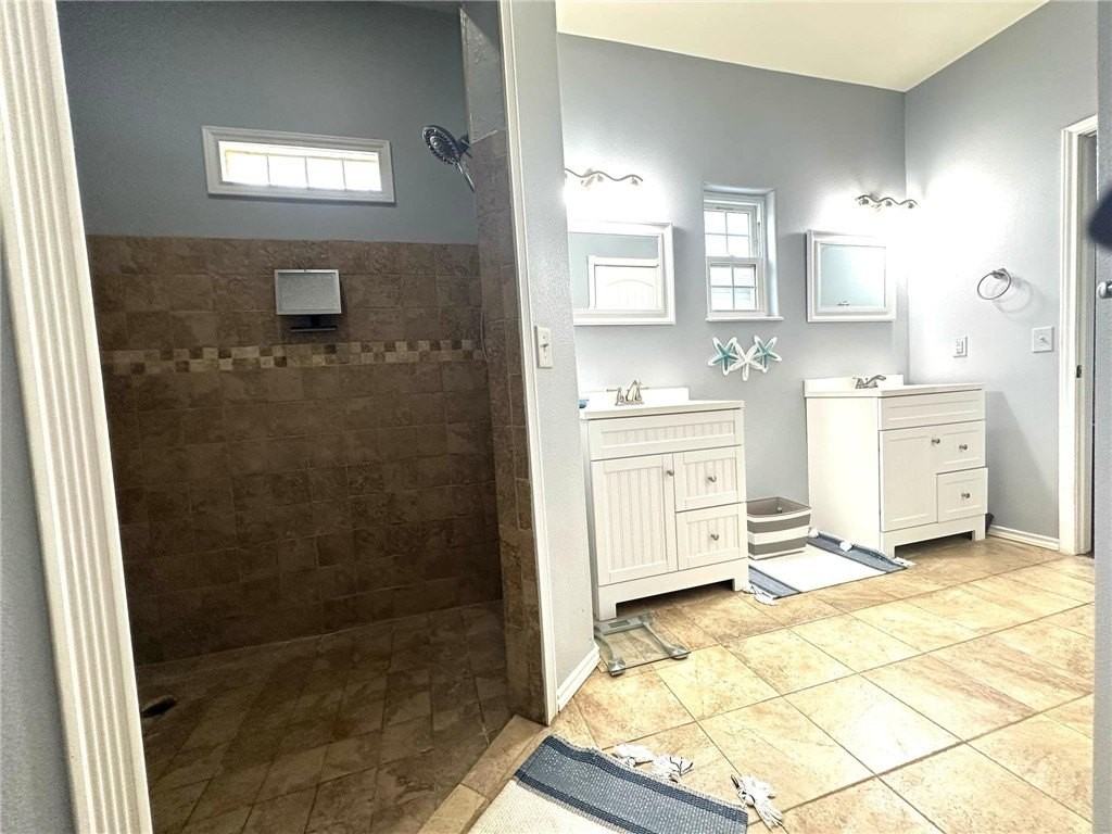 15517 Dyna St - Photo 5 of 16