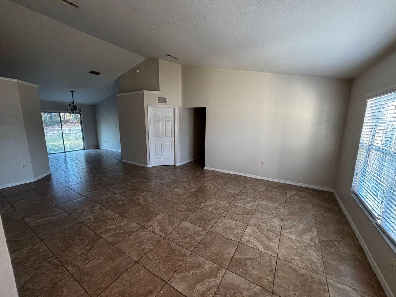 623 Marion Oaks Trl - Photo 3 of 21