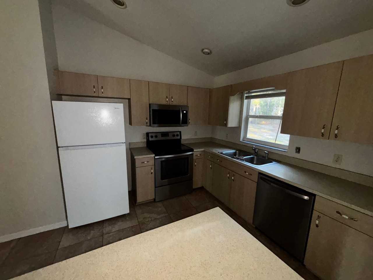 623 Marion Oaks Trl - Photo 5 of 21