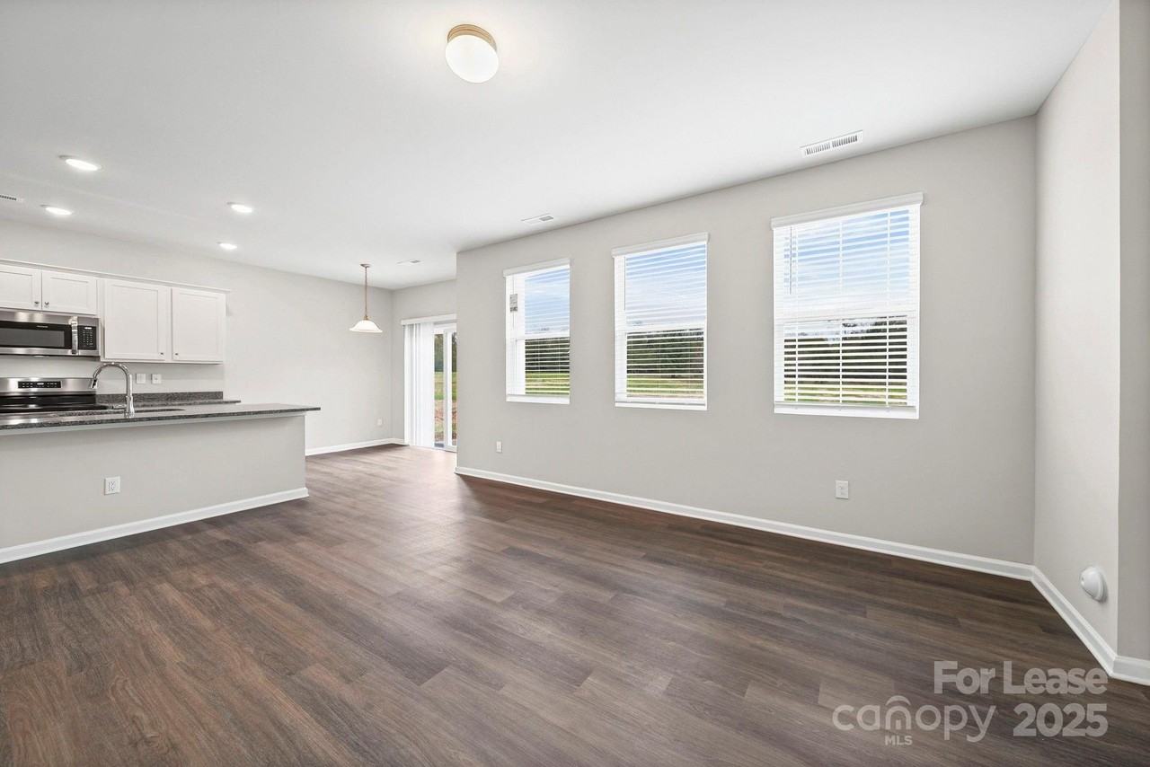 133 Pumice Dr - Photo 5 of 39