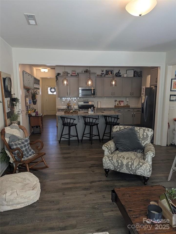 7481 Hartsfield Dr - Photo 2 of 29