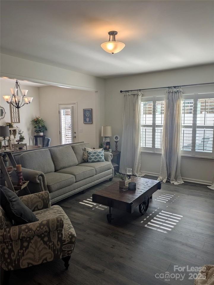 7481 Hartsfield Dr - Photo 3 of 29