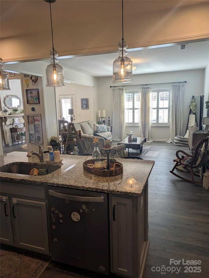 7481 Hartsfield Dr - Photo 5 of 29