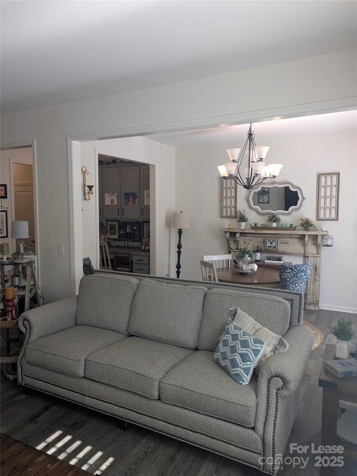 7481 Hartsfield Dr - Photo 6 of 29