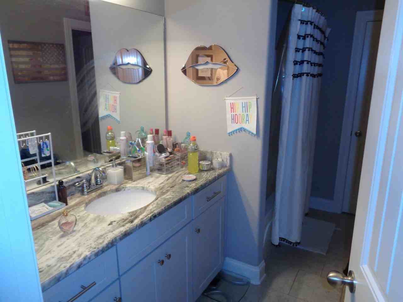 106 Robbins Cir - Photo 3 of 16