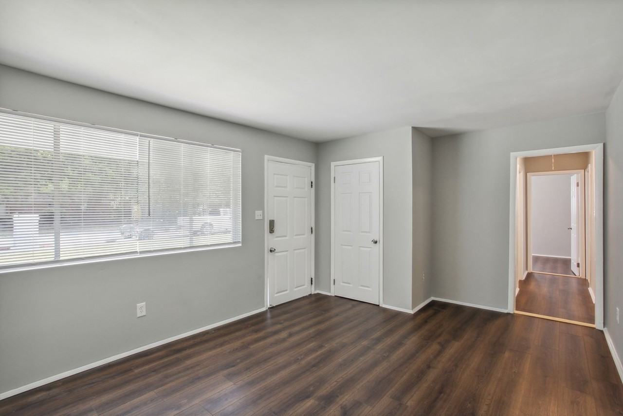 1919 East 56th Street - Photo 2 of 10