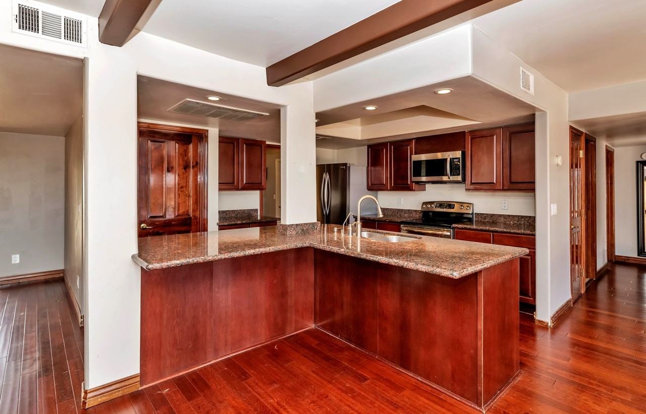 15620 N 8th St - Photo 7 of 22