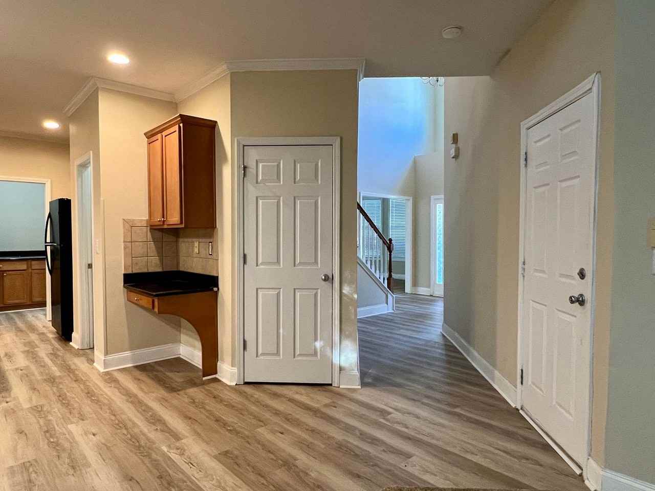 983 Yancey Ct - Photo 4 of 28