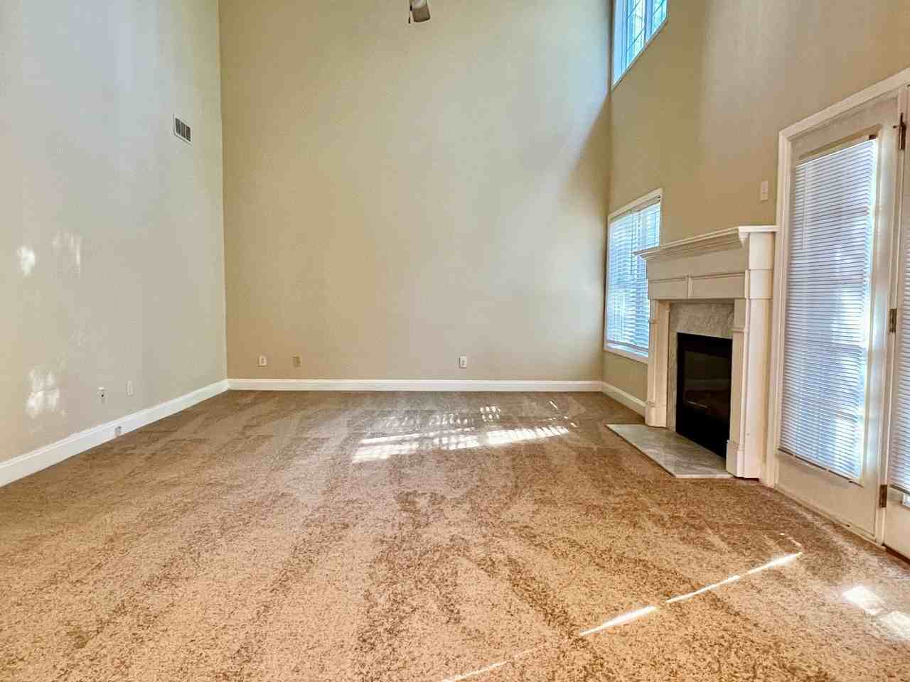 983 Yancey Ct - Photo 7 of 28