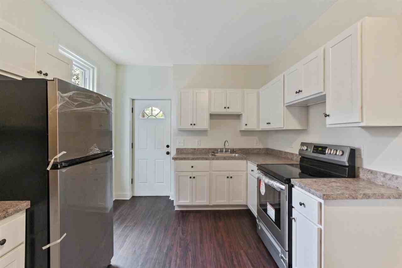 542 N Pershing Ave - Photo 5 of 27