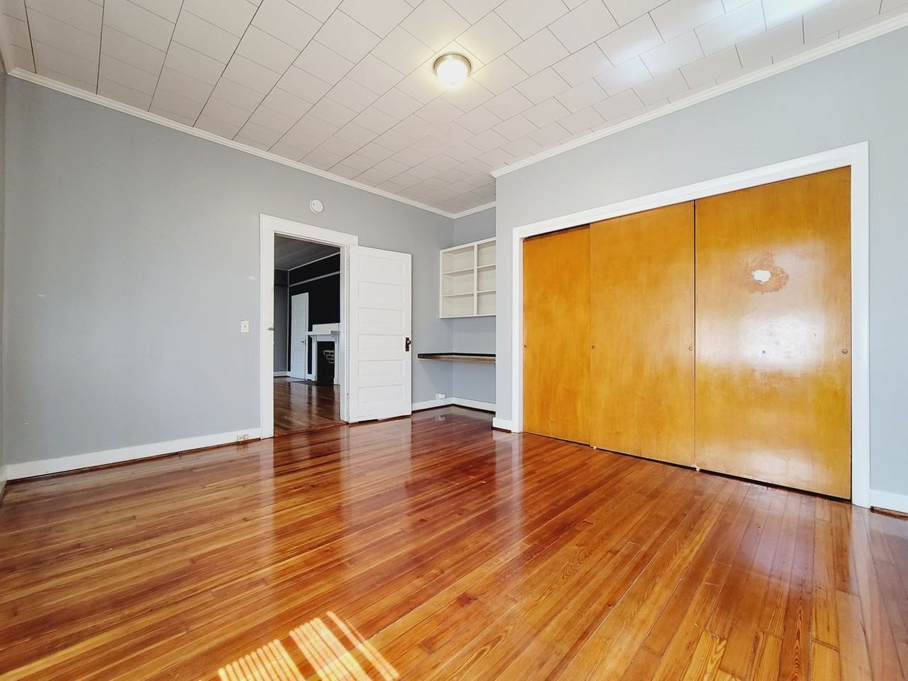 105 N Liberty St - Photo 6 of 11