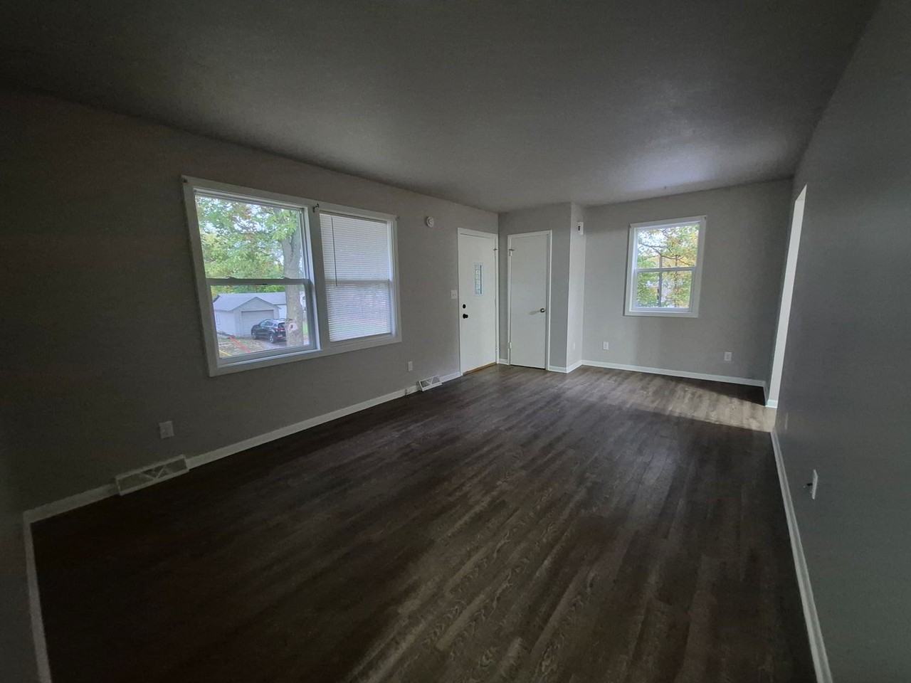 1800 Allison Ave - Photo 4 of 20
