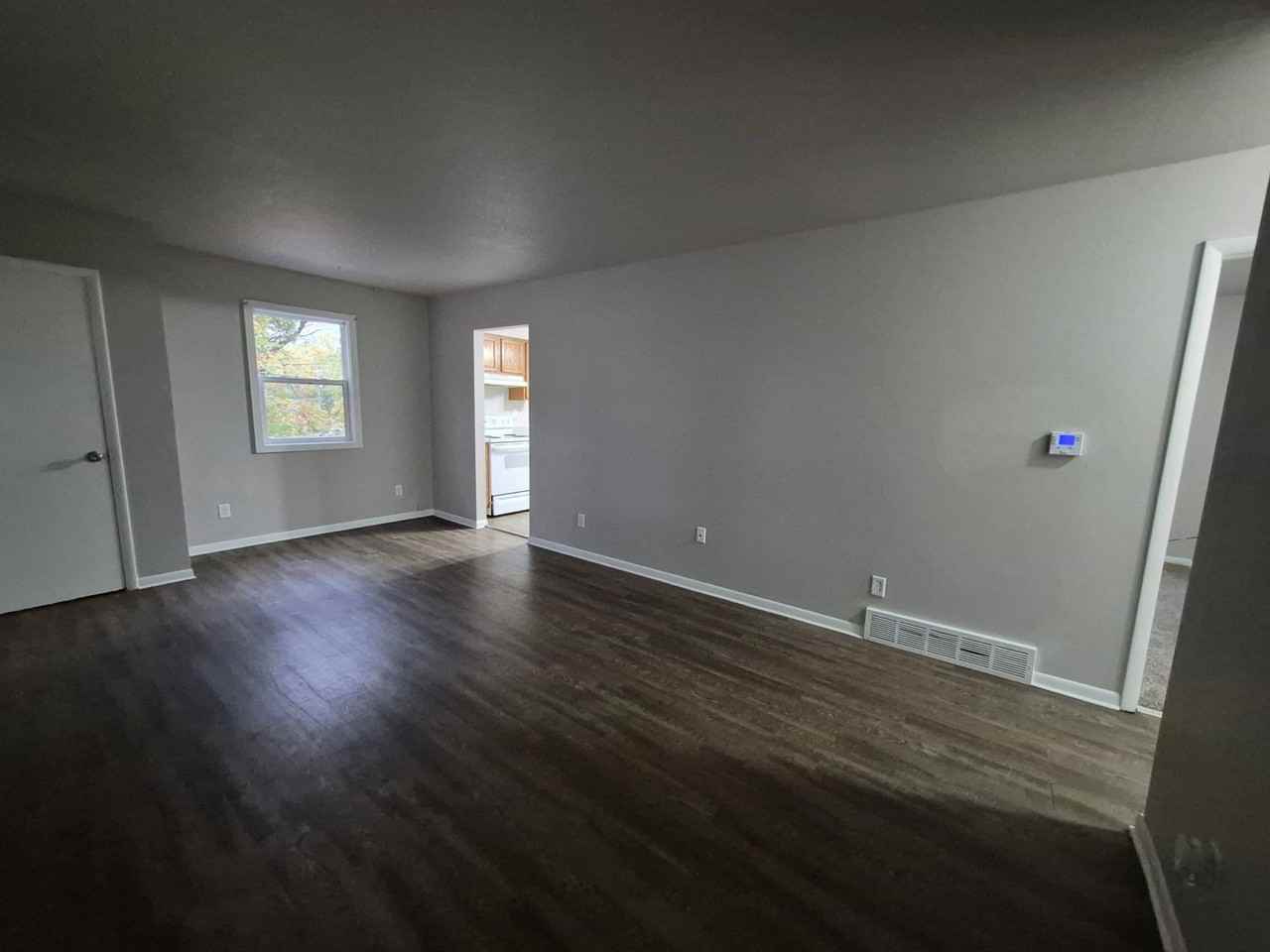 1800 Allison Ave - Photo 5 of 20