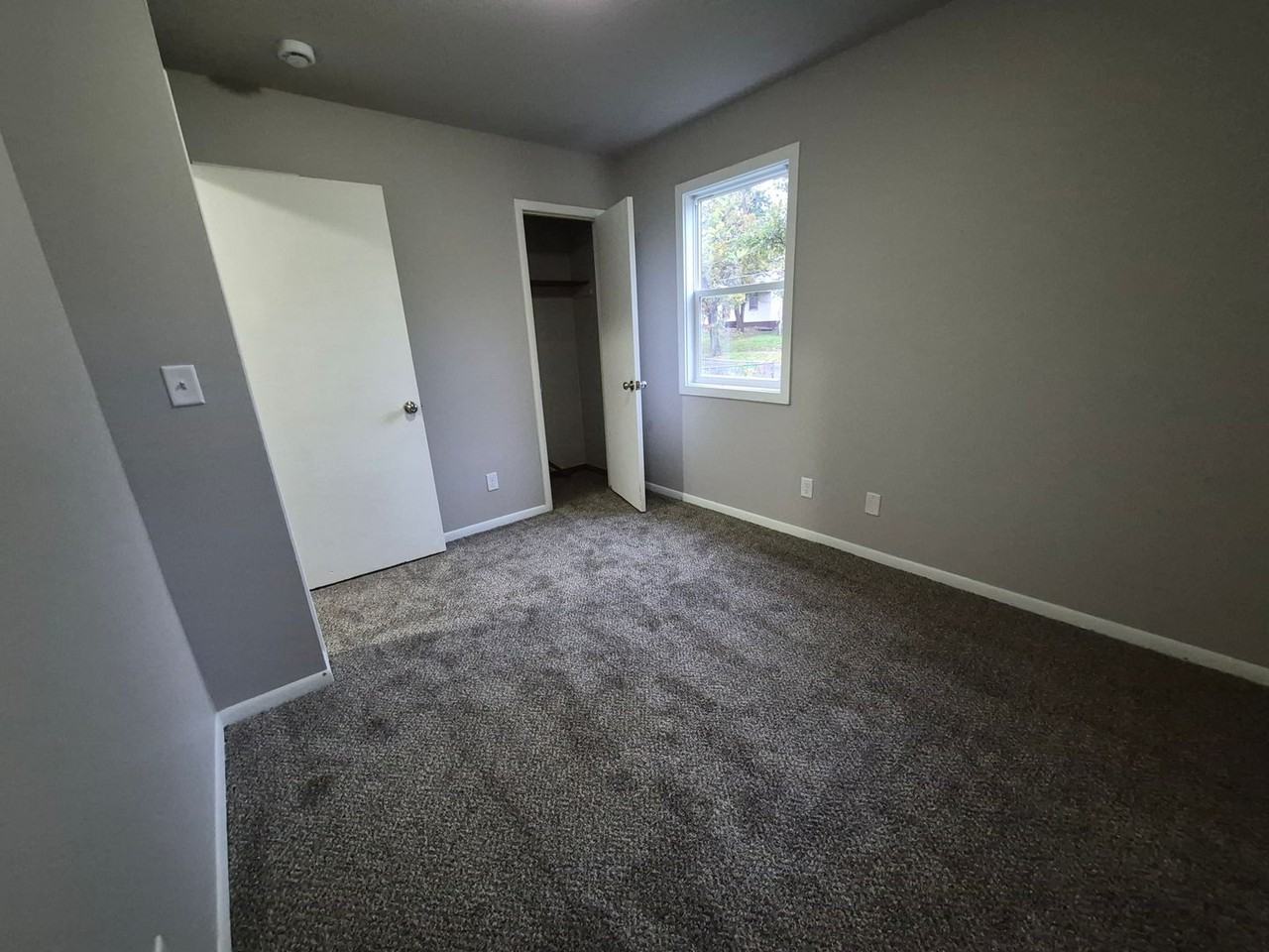 1800 Allison Ave - Photo 7 of 20