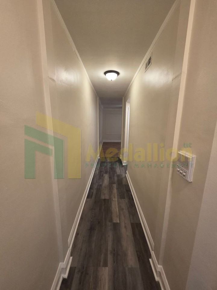 8349 South Rhodes Avenue - Photo 6 of 20