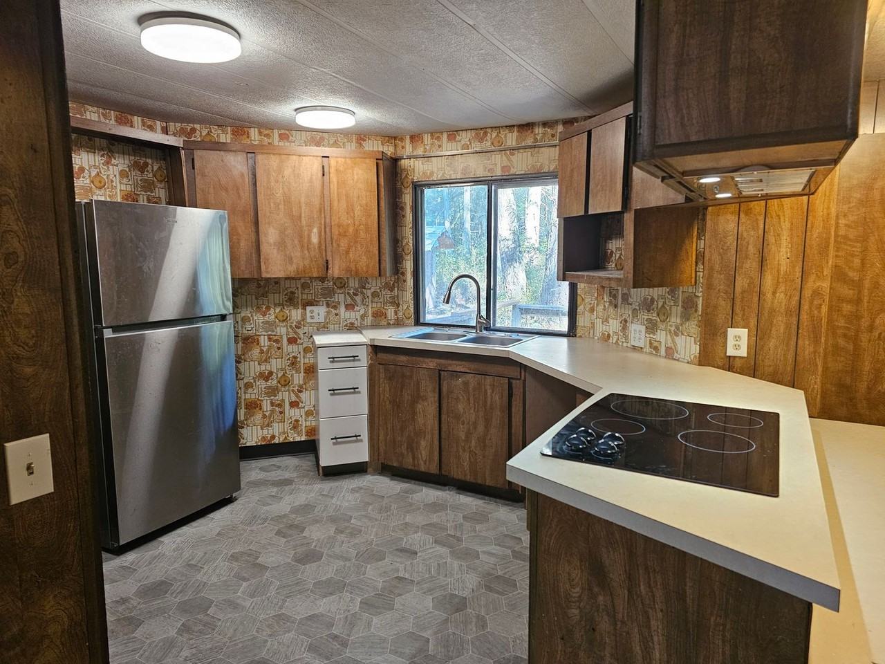 11812 Bald Hill Road Southeast - Photo 3 of 5