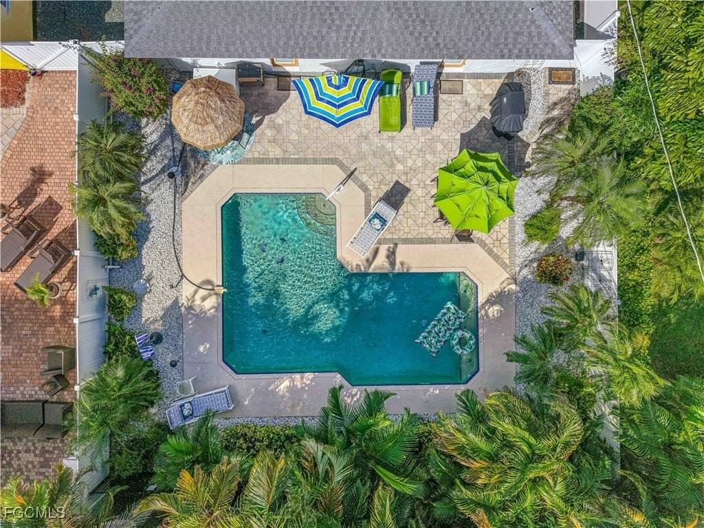 572 105th Ave N - Photo 2 of 28