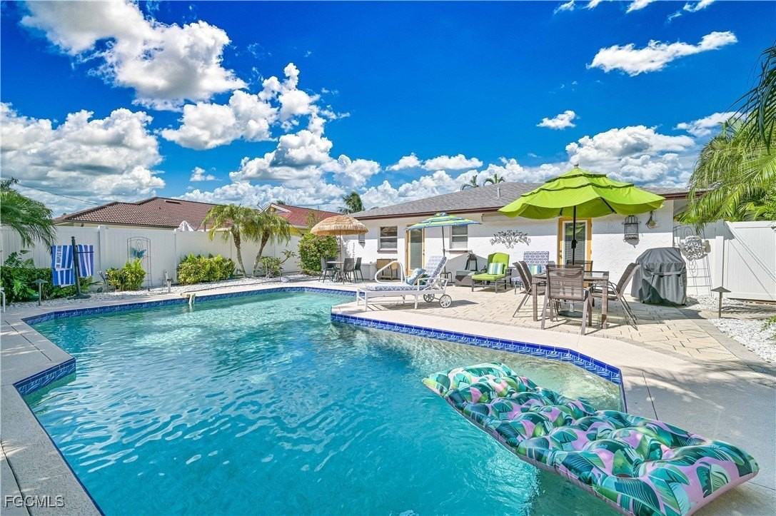 572 105th Ave N - Photo 6 of 28