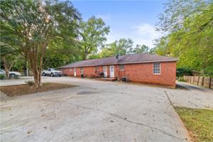 featured image of 940 Waring St