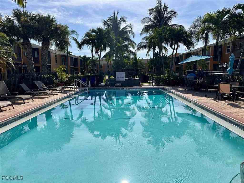 12650 Kenwood Ln Apt A #A - Photo 4 of 29