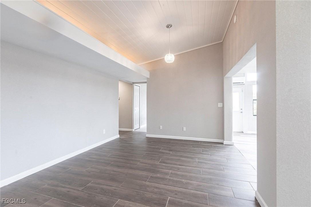 16737 Pheasant Court - Photo 7 of 49