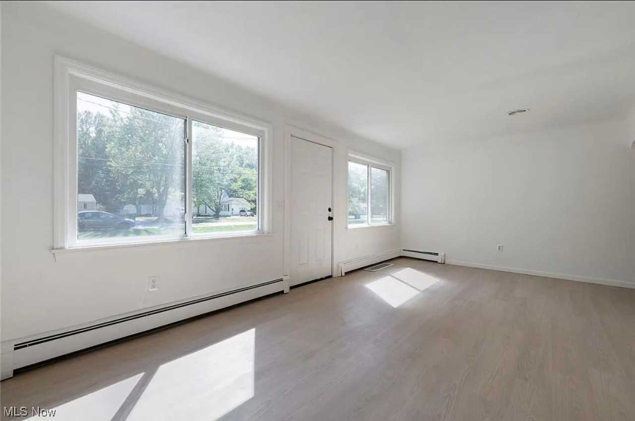 7407 Hawk Ave - Photo 3 of 26