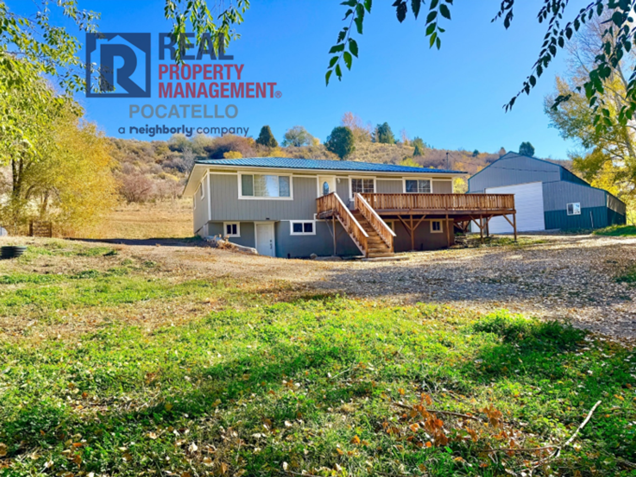 698 E Upper Rock Creek Rd - Photo 2 of 36