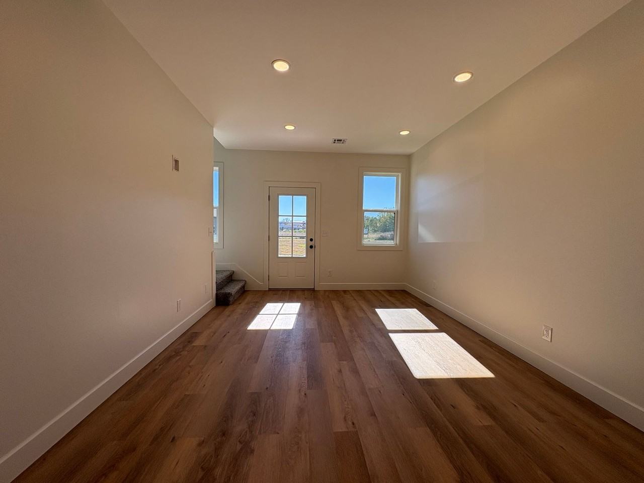 814 14th St - Photo 2 of 21