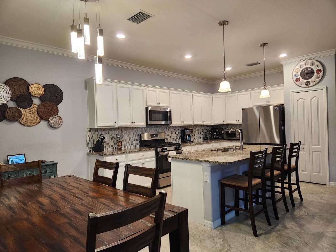 17229 Blue Ridge Pl - Photo 5 of 19