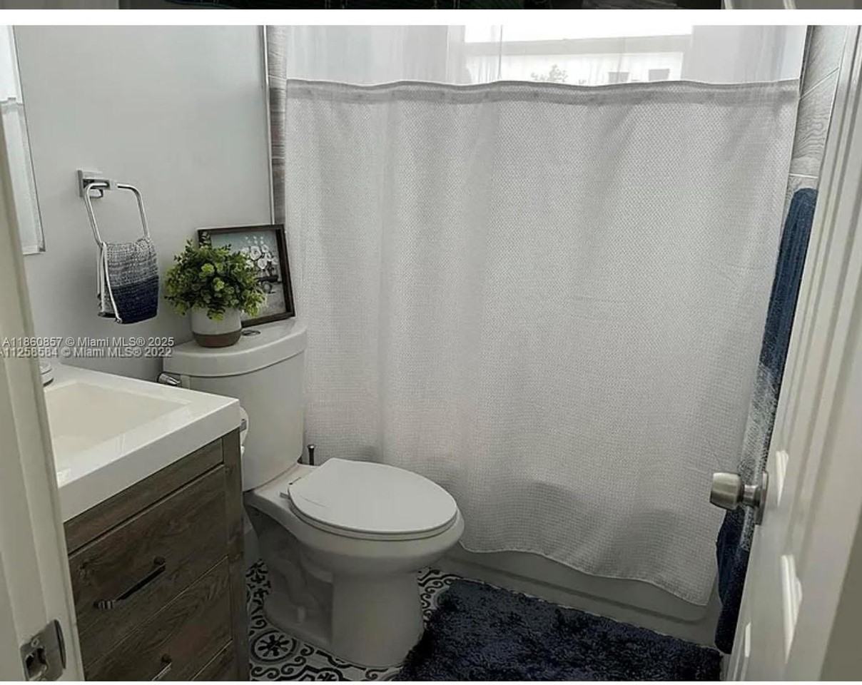 6411 Southwest 20th Street - Photo 3 of 8