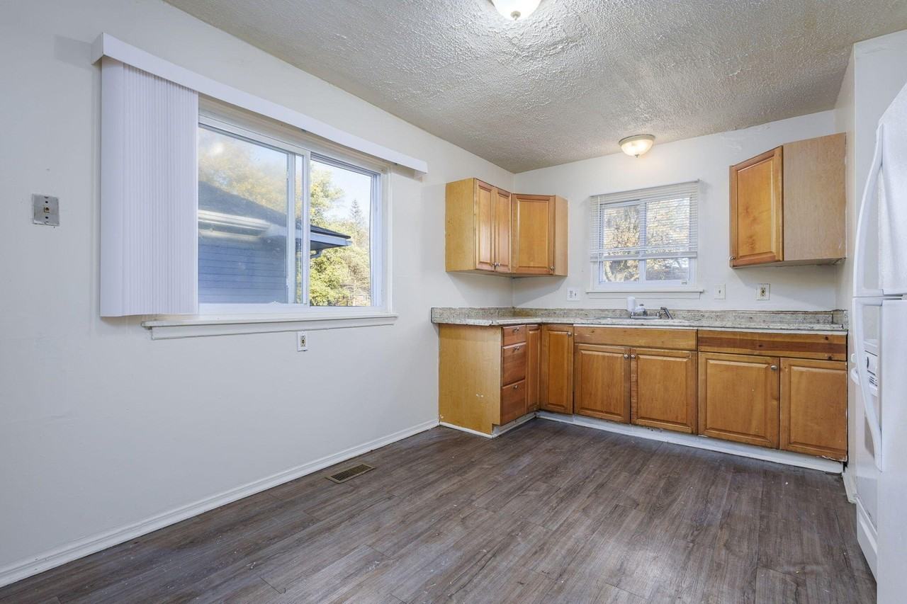 30061 Hazelwood Street - Photo 7 of 20