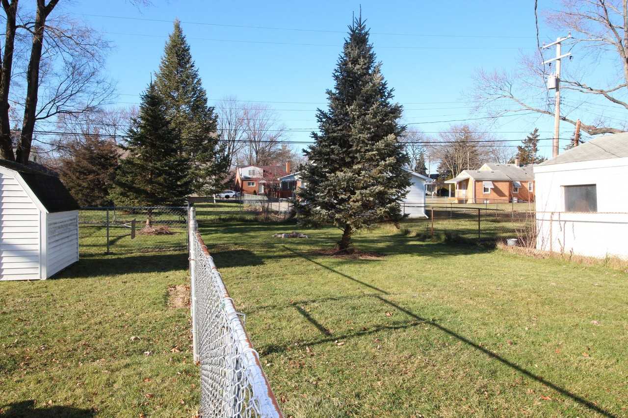 14383 Mercedes Avenue - Photo 5 of 25