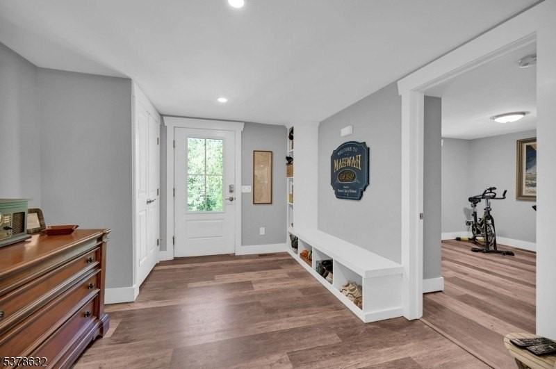 574 Warwick Tpke - Photo 3 of 33